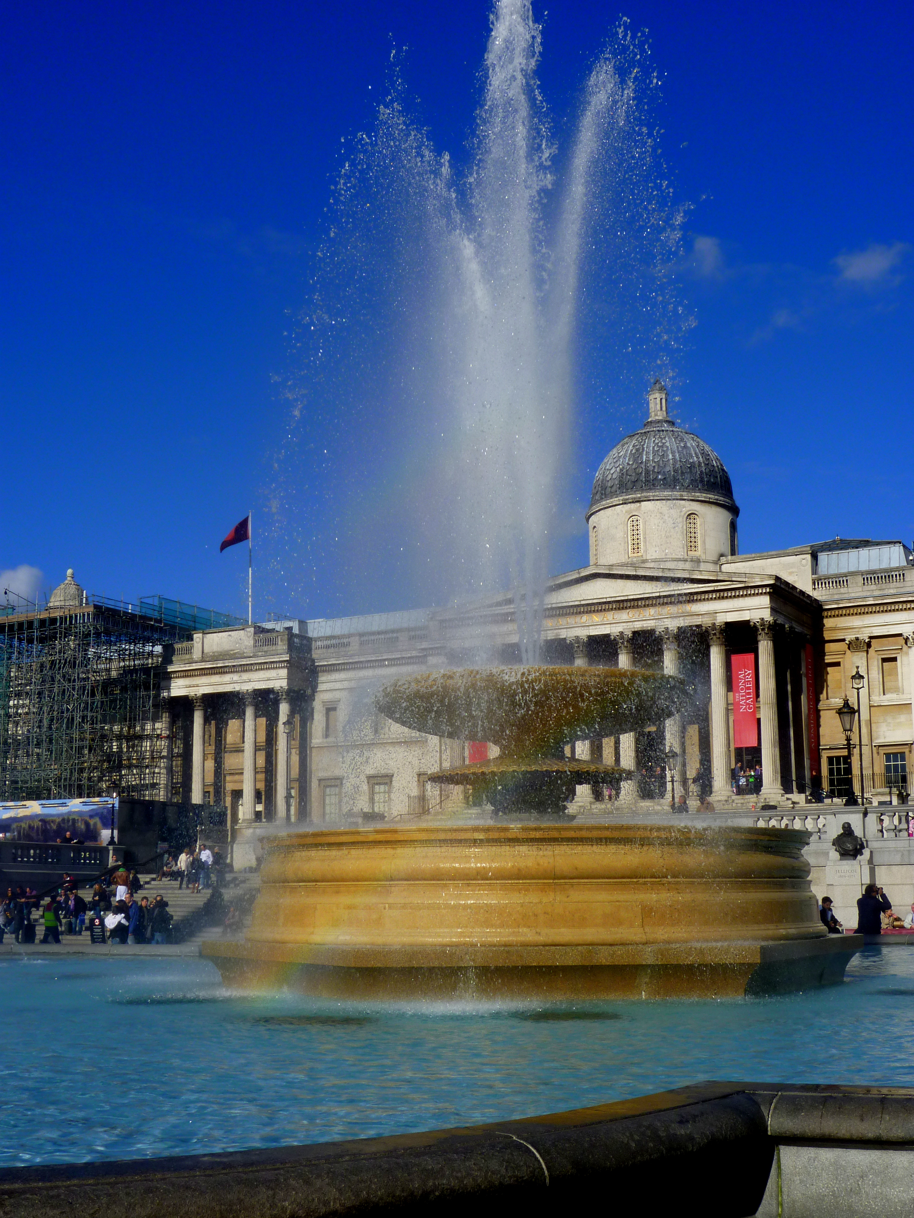 Trafalgar Square fountain