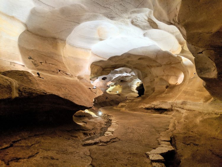 Longhorn Cavern, Texas